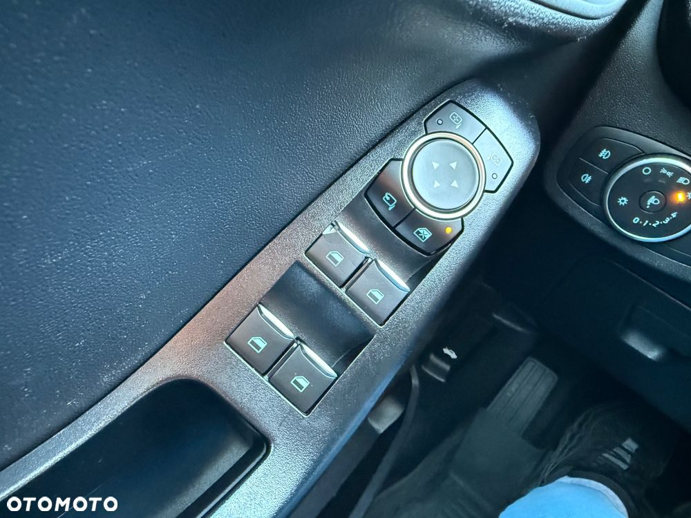 Ford Fiesta 1.0 EcoBoost Start-Stop Titanium - 24