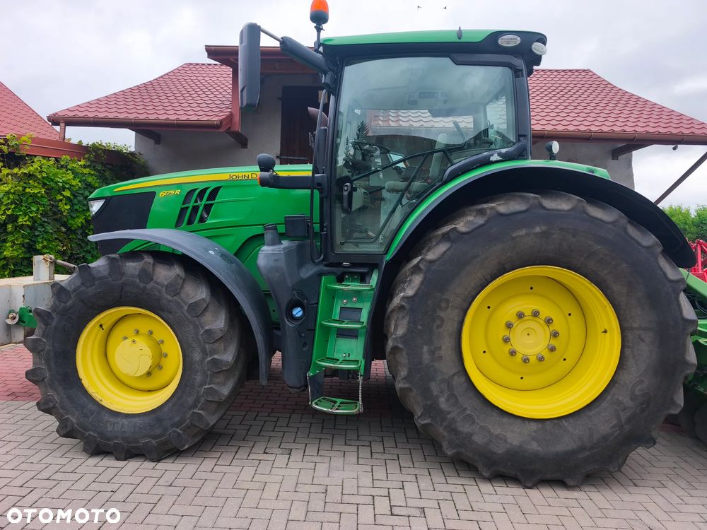John Deere 6175R - 6