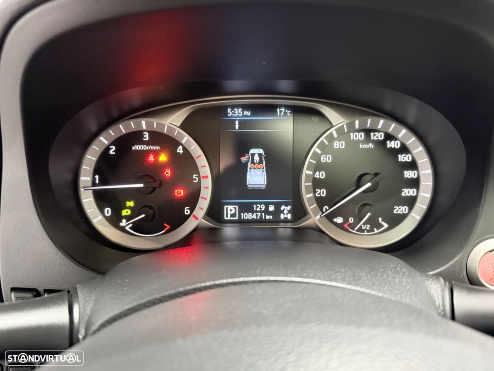 Nissan Navara 2.3 dCi CD 4WD N-Guard Auto - 26