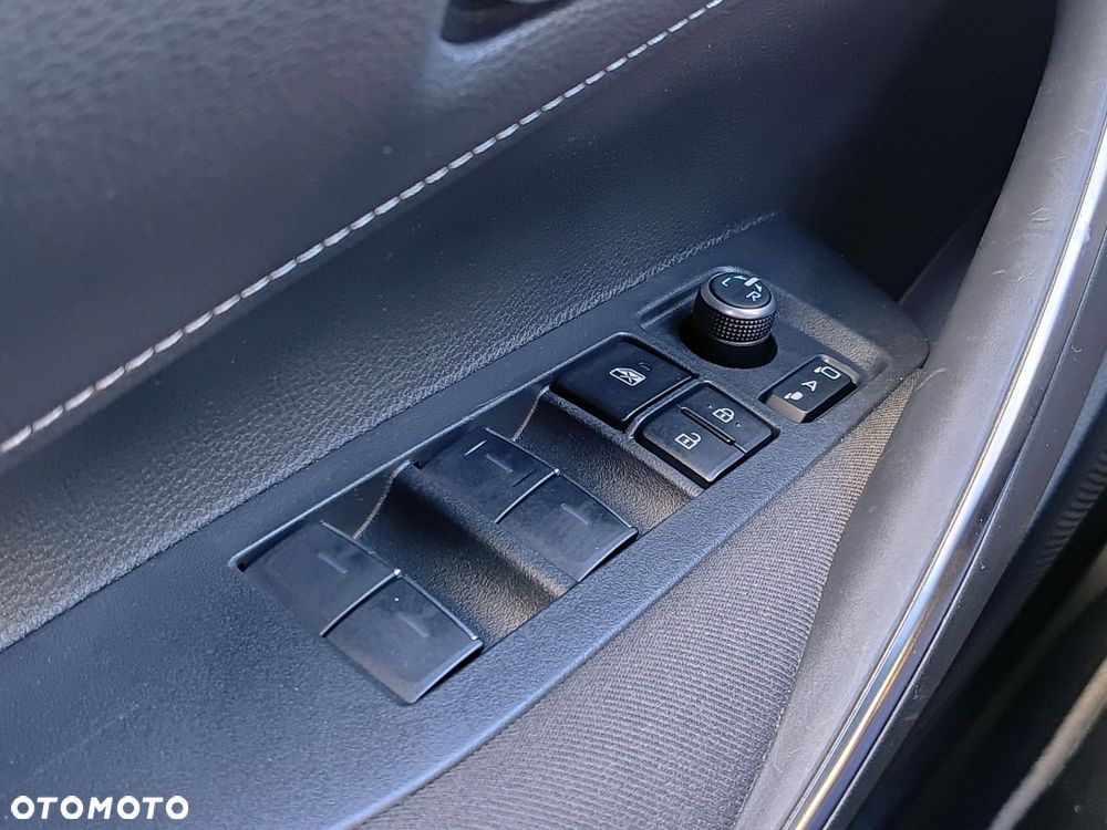 Toyota Corolla 2.0 Hybrid Comfort - 21