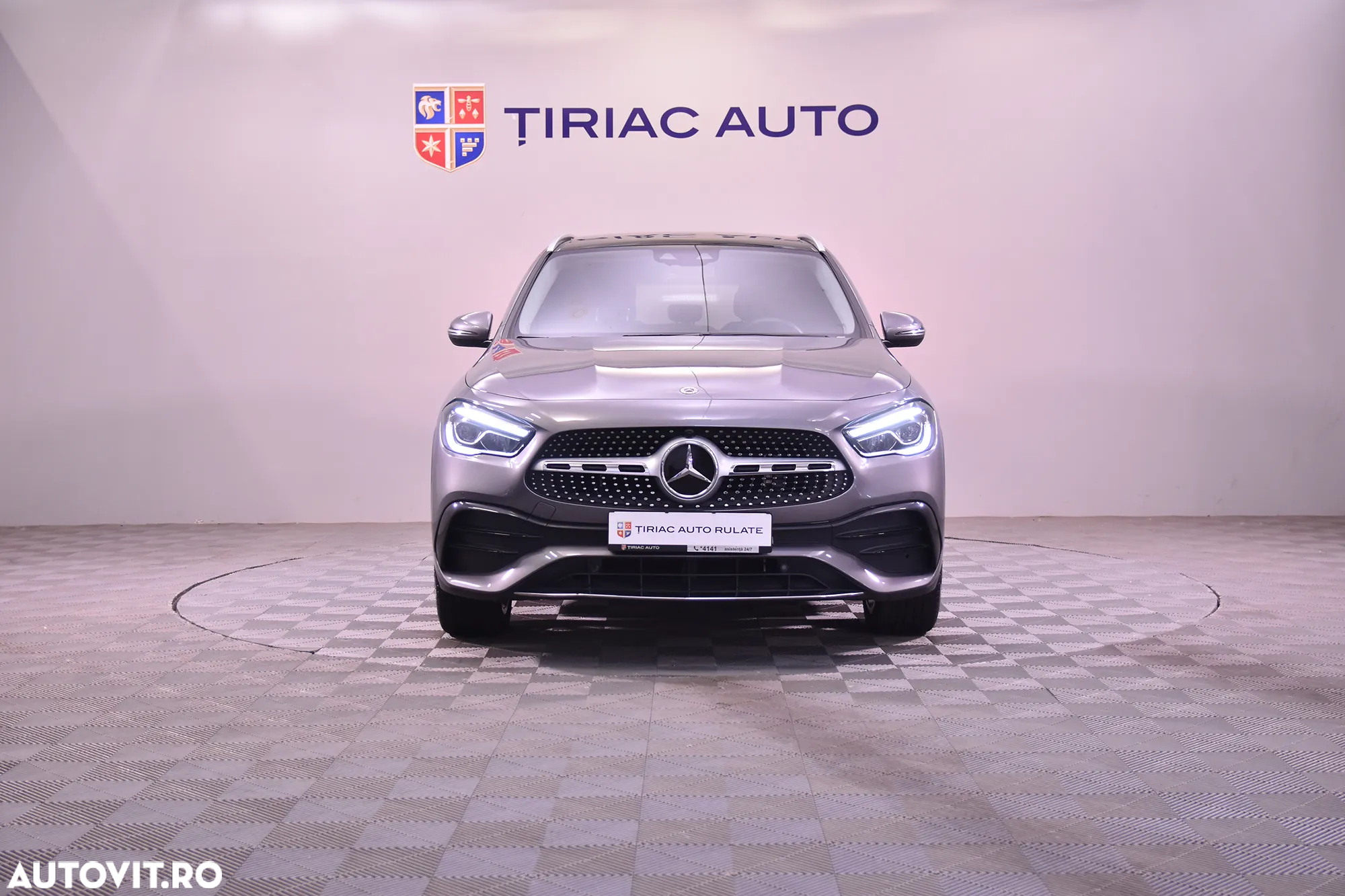 Mercedes-Benz GLA - 8
