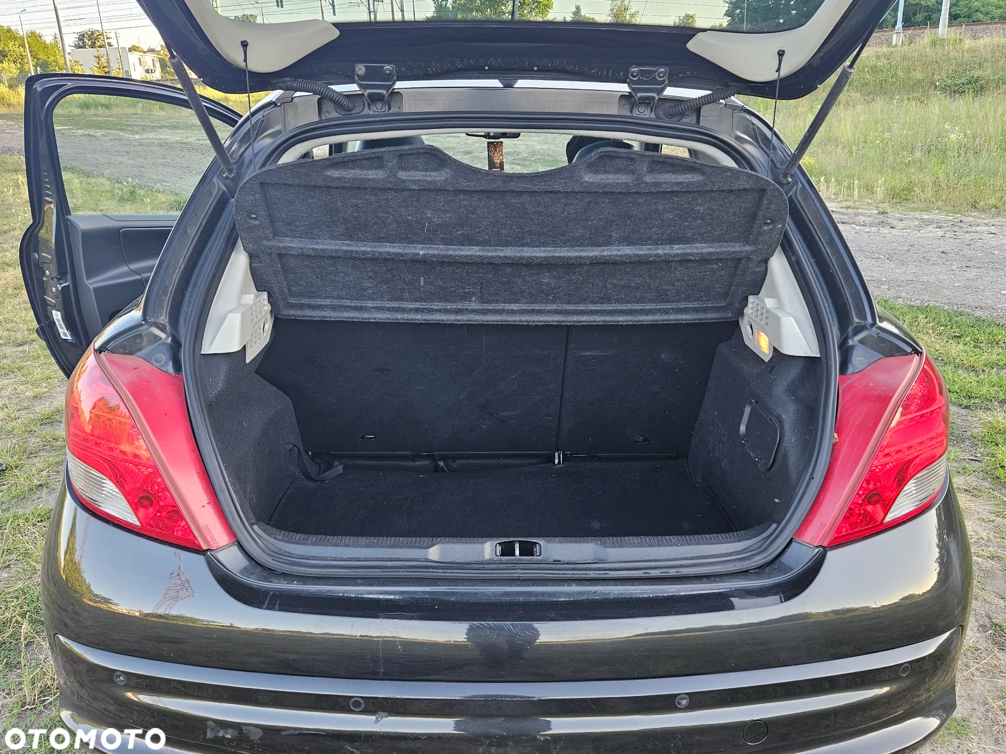 Peugeot 207 1.6 THP Allure - 10