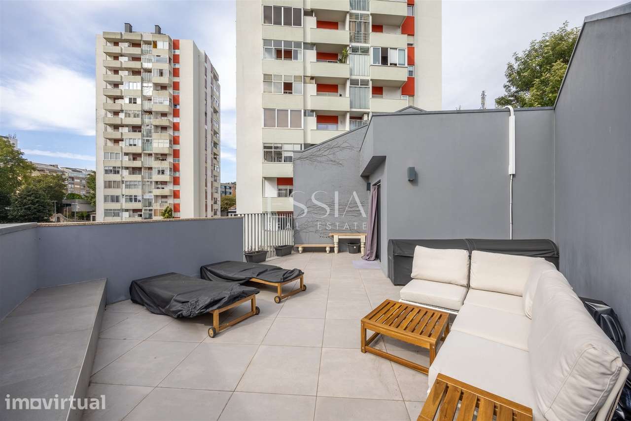 Arrendamento T2 Duplex  Terraço próximo do Palácio de Cristal - Grande imagem: 2/27