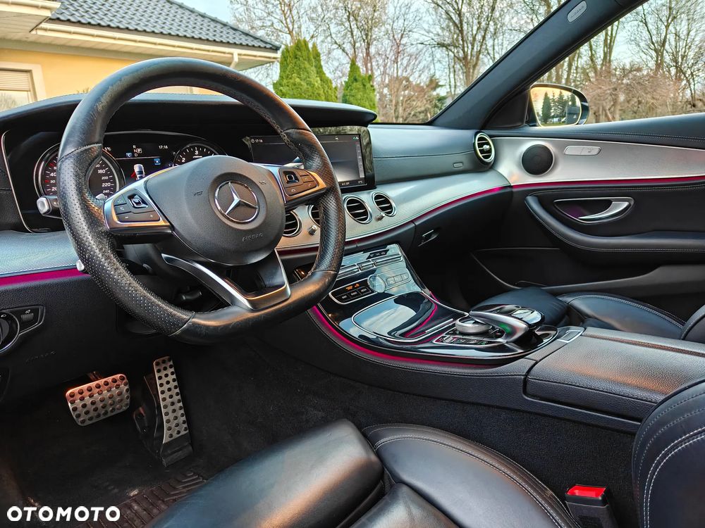 Mercedes-Benz Klasa E 220 d 4Matic 9G-TRONIC AMG Line - 18