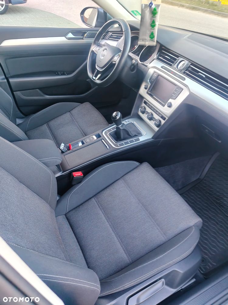 Volkswagen Passat 2.0 TDI (BlueMotion Technology) Comfortline - 11