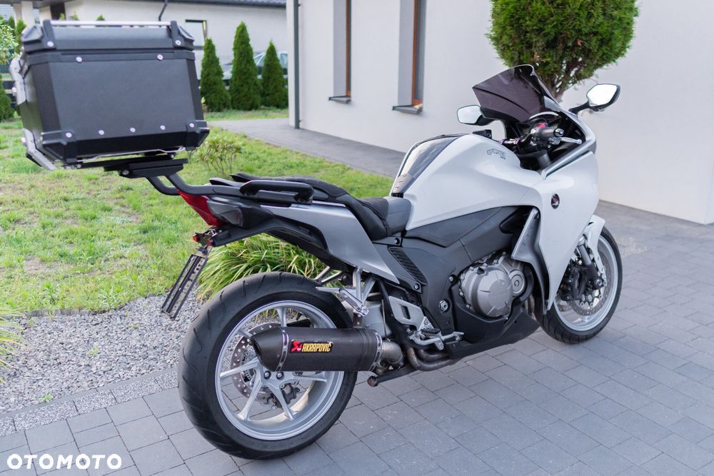 Honda VFR - 3