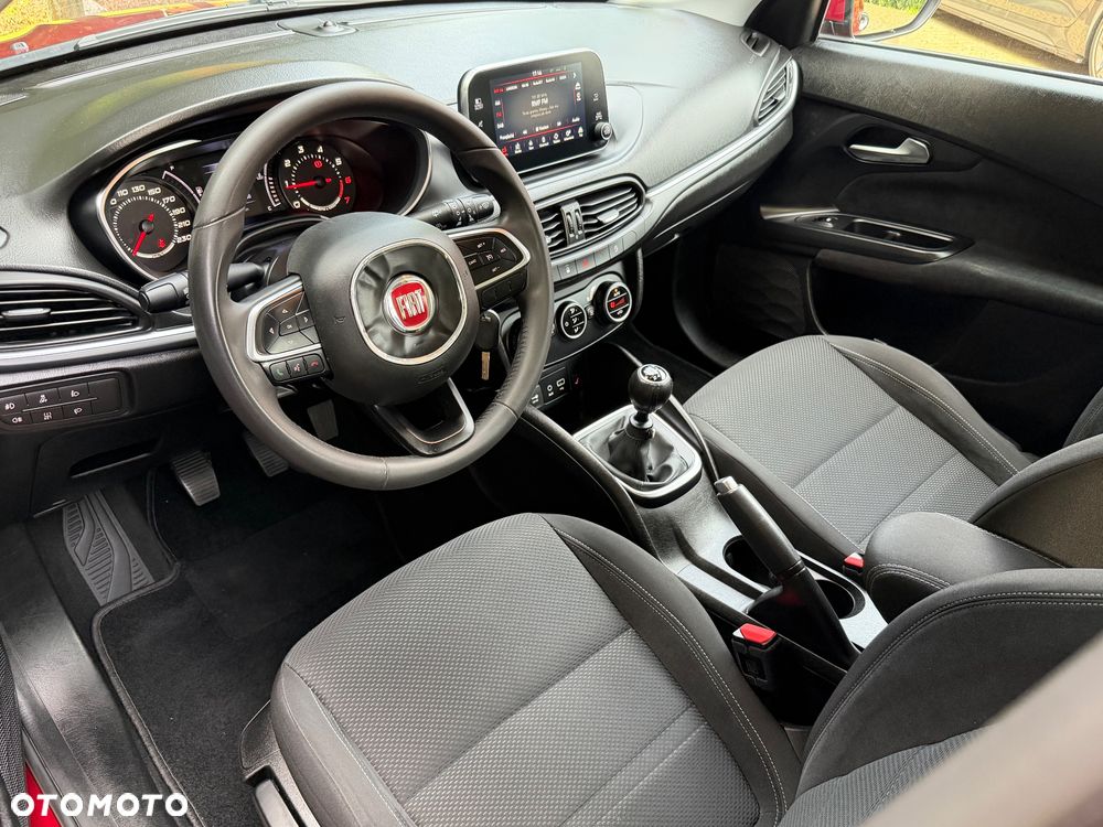 Fiat Tipo 1.4 T-Jet 16v Pop - 22
