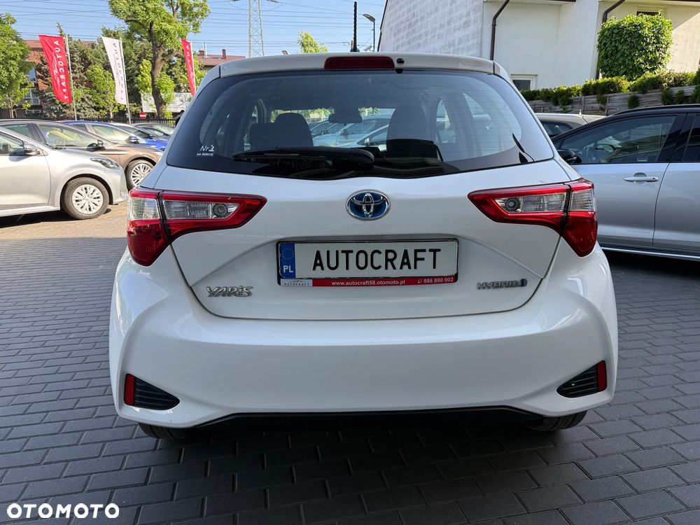 Toyota Yaris Hybrid 100 Active - 31