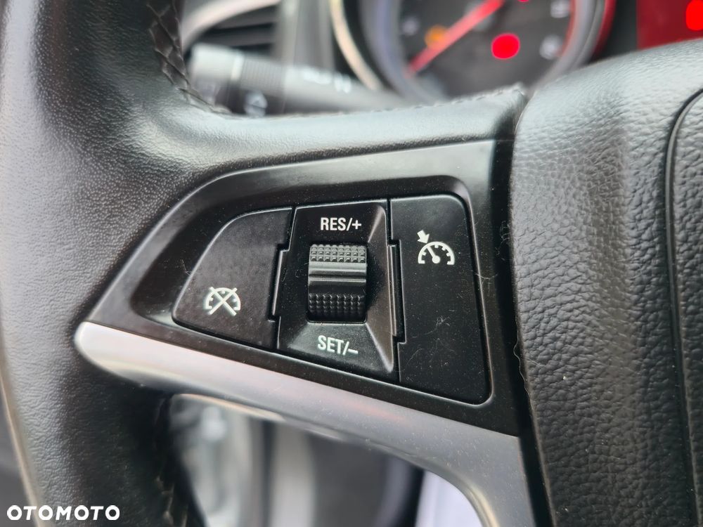 Opel Astra 1.4 Turbo Cosmo - 36