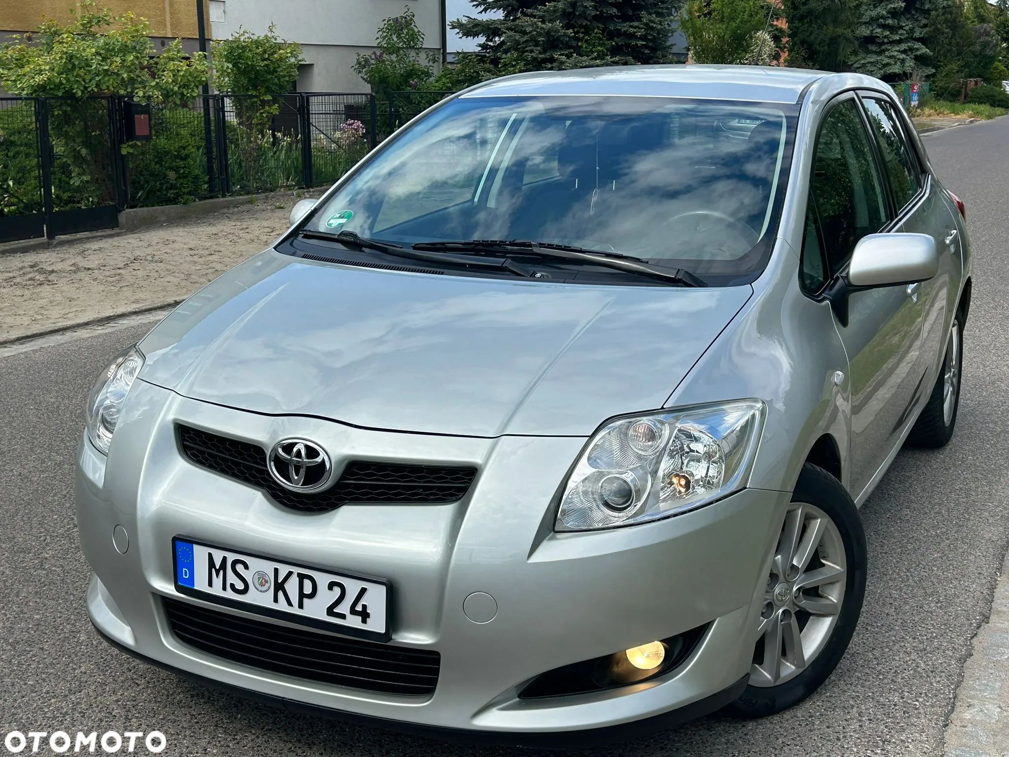 Toyota Auris 2.0 D-4D Premium - 1