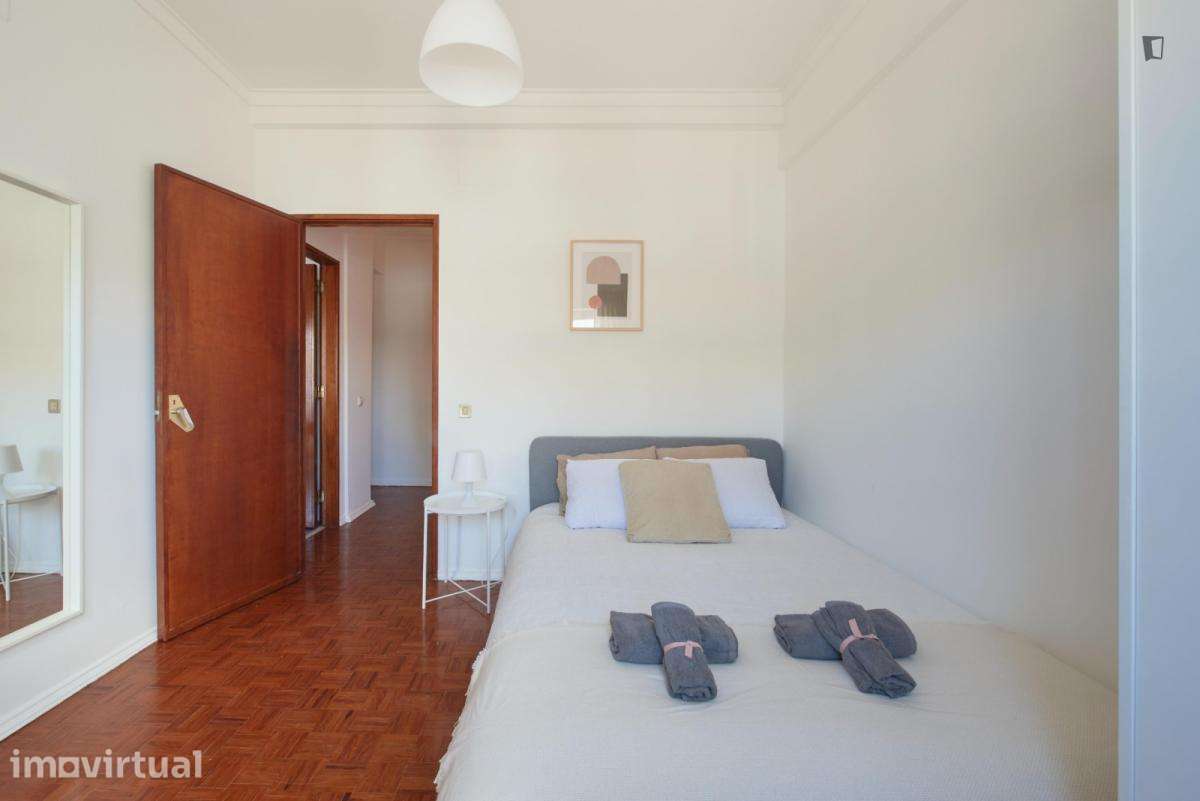 Quarto - localizado em Almada Lisbon - Grande imagem: 4/60