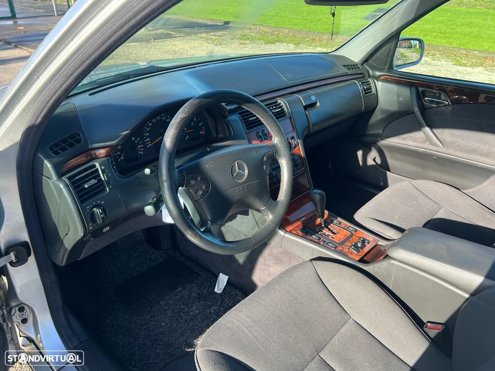 Mercedes-Benz E 220 - 6