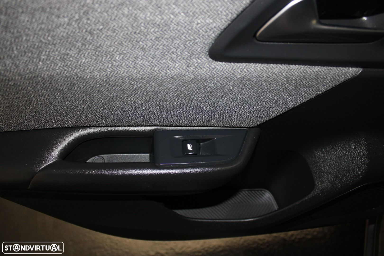 Citroën C5 X 1.2 PureTech Feel EAT8 - 32