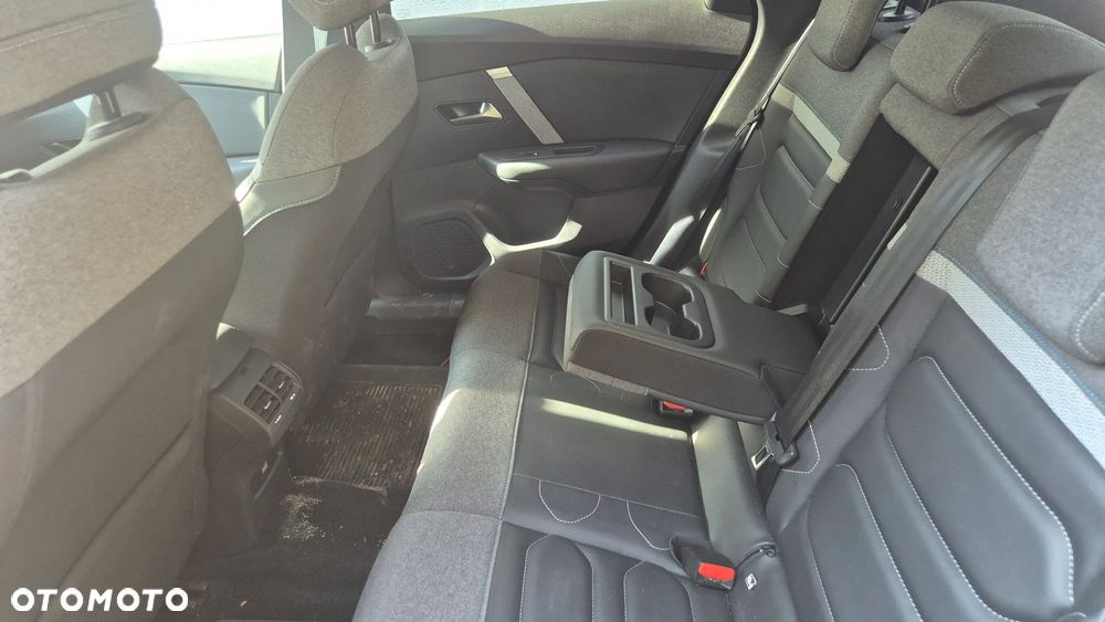 Citroën C4 1.2 PureTech Shine S&S - 4