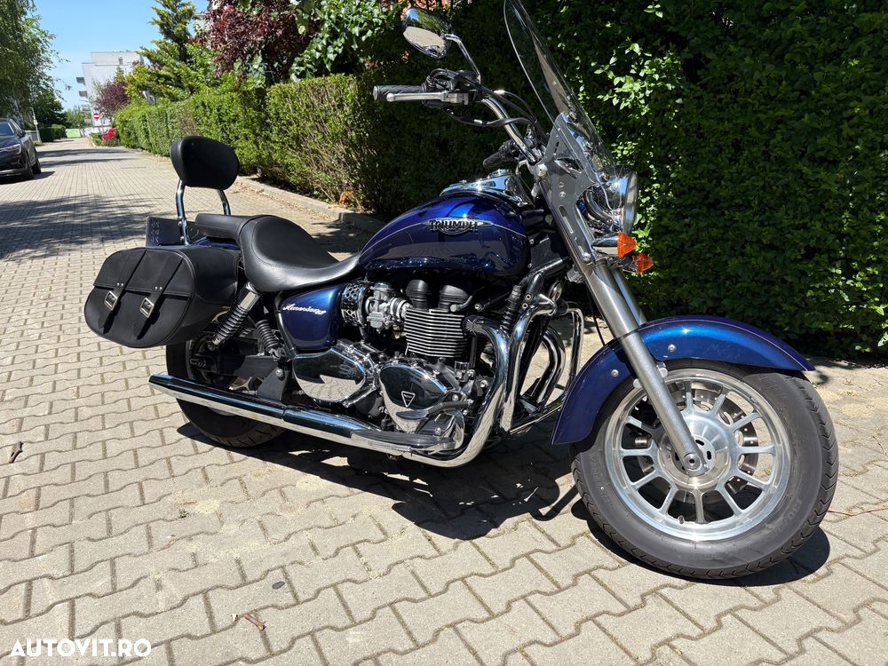 Triumph Bonneville - 1