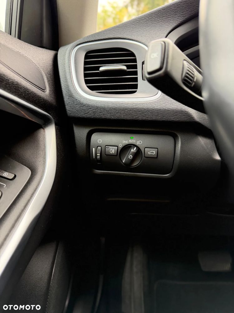 Volvo V40 D4 Drive-E Inscription - 16