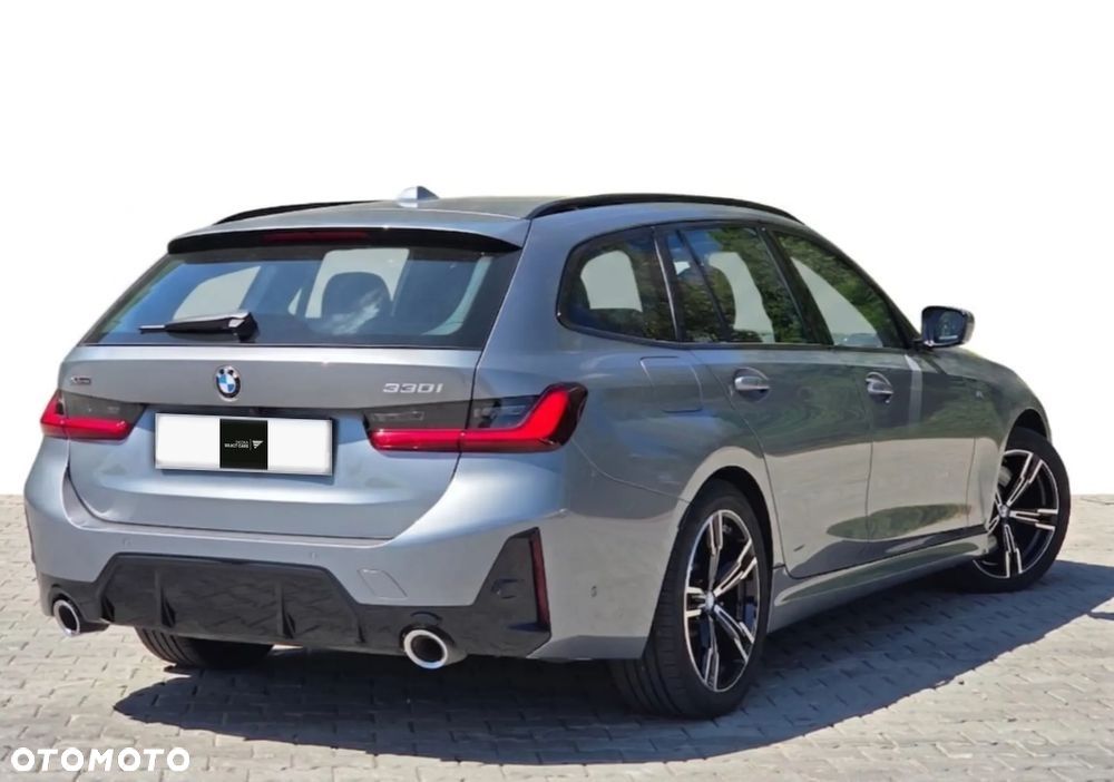 BMW Seria 3 330i xDrive M Sport - 5