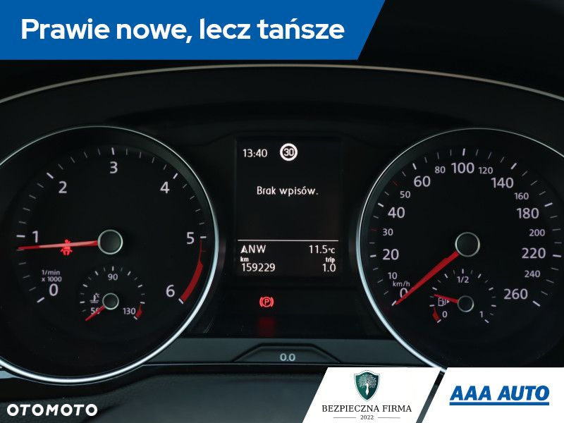 Volkswagen Passat - 12