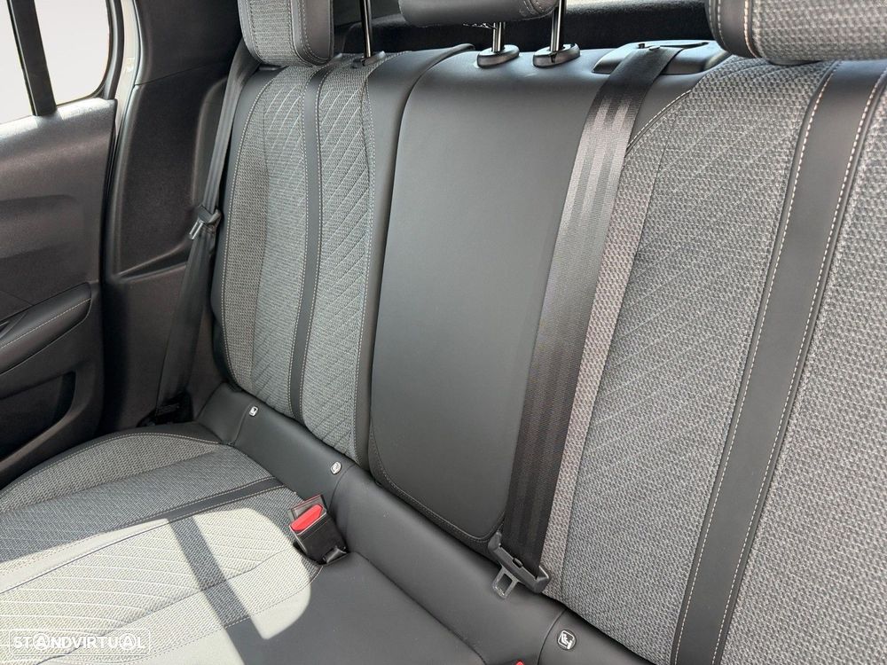Peugeot 208 1.2 Hybrid Allure e-DCS6 - 13