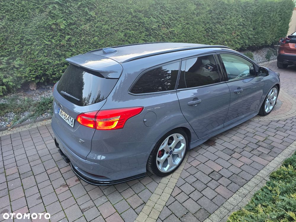 Ford Focus Turnier 2.0 EcoBoost ST mit Leder-Sport-Paket - 22