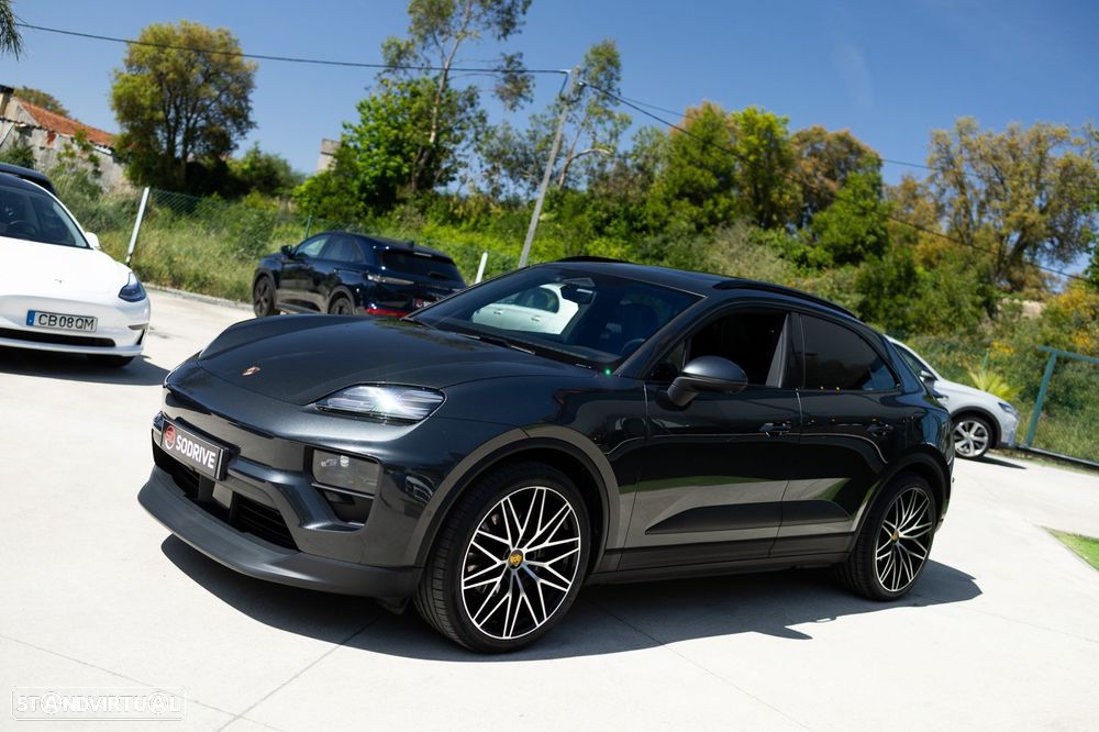 Porsche Macan Electric 4 - 4