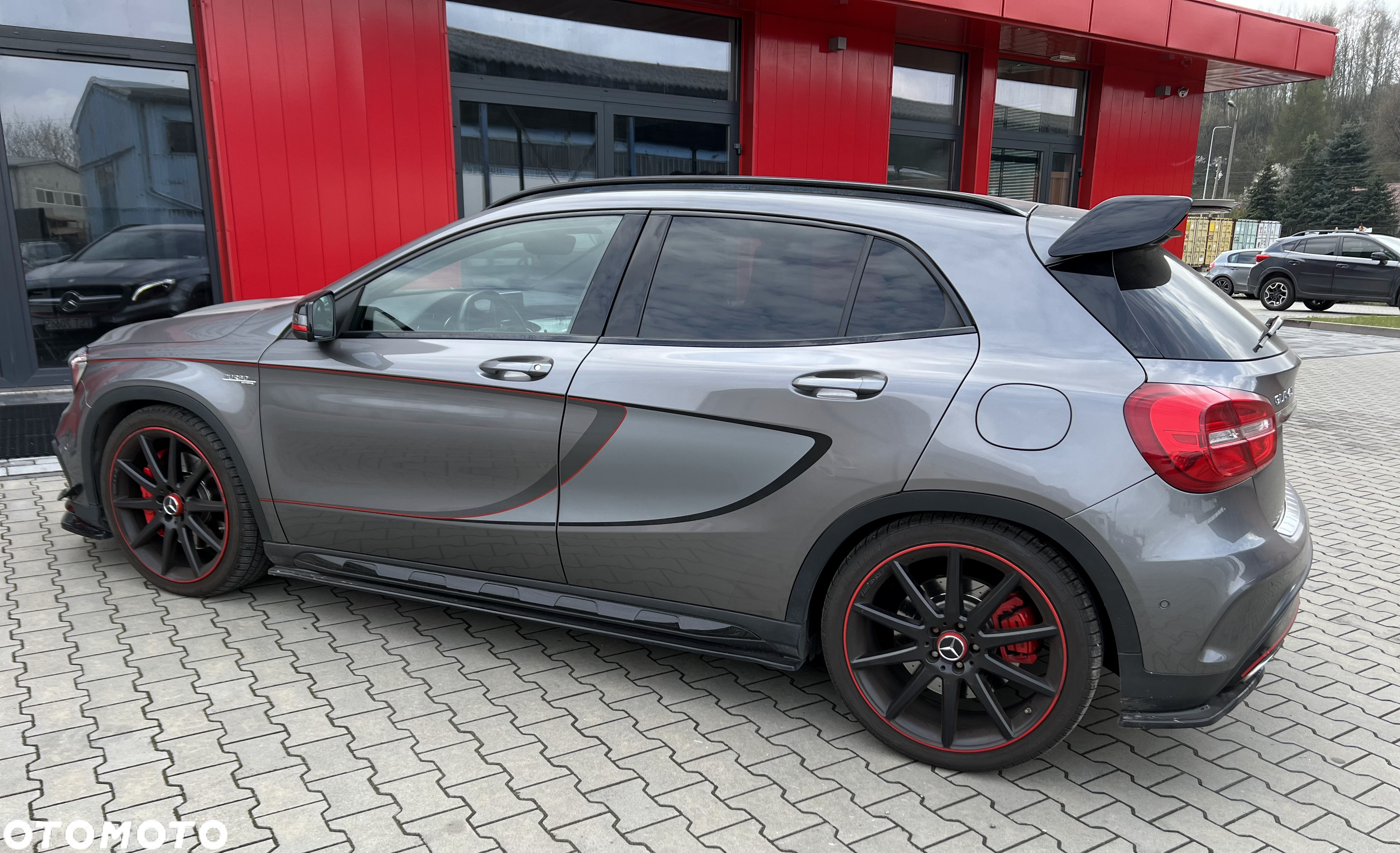 Mercedes-Benz GLA 45 AMG 4-Matic Edition 1 - 4