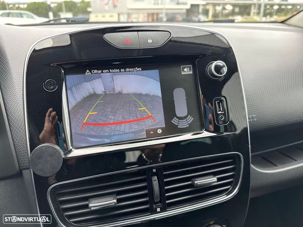 Renault Clio 0.9 TCe Limited Bi-Fuel - 17