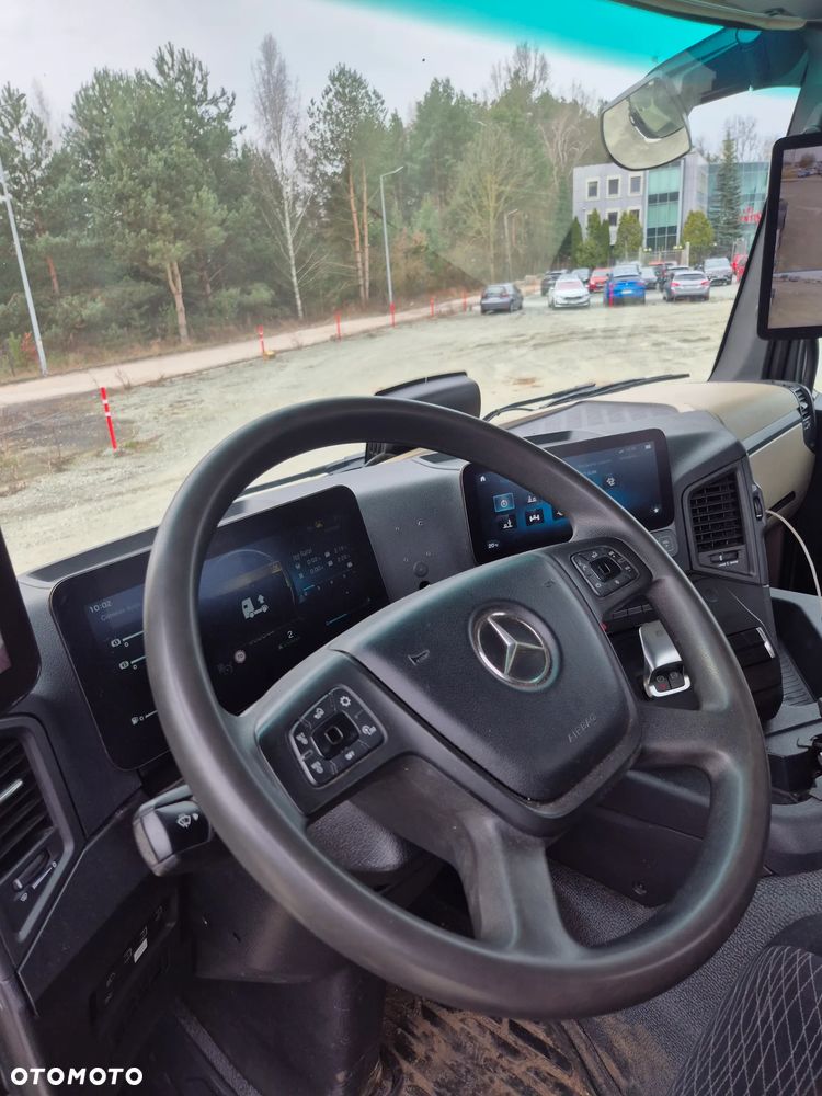 Mercedes-Benz ACTROS - 10