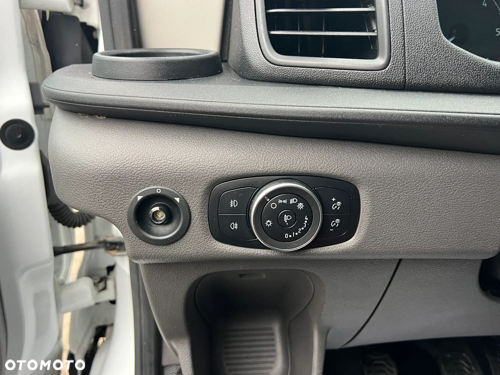 Ford Transit - 12
