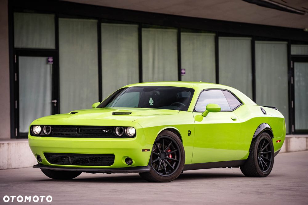 Dodge Challenger - 1