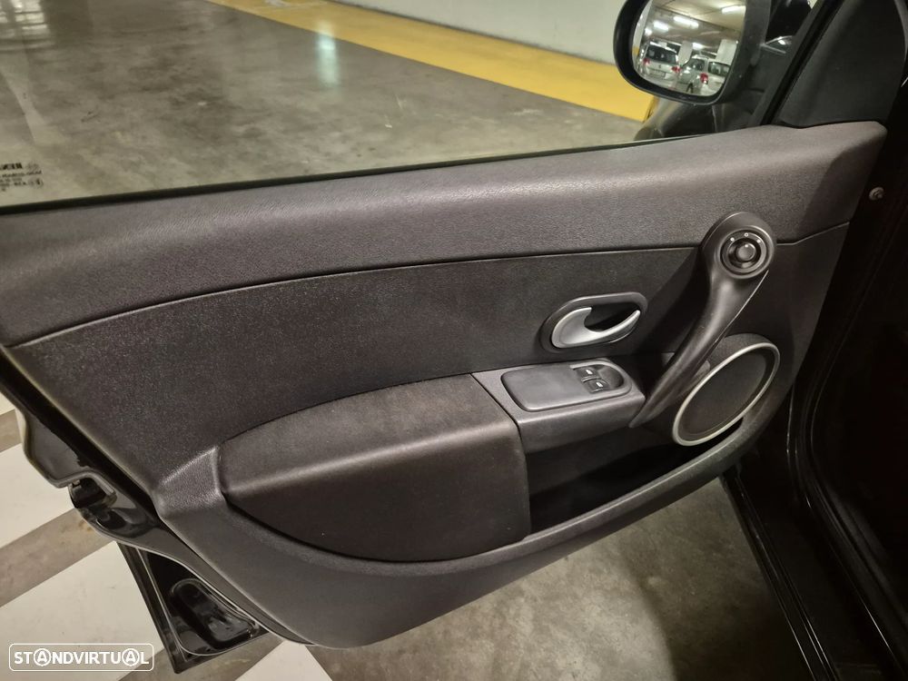 Renault Clio 1.2 16V Dynamique S - 17