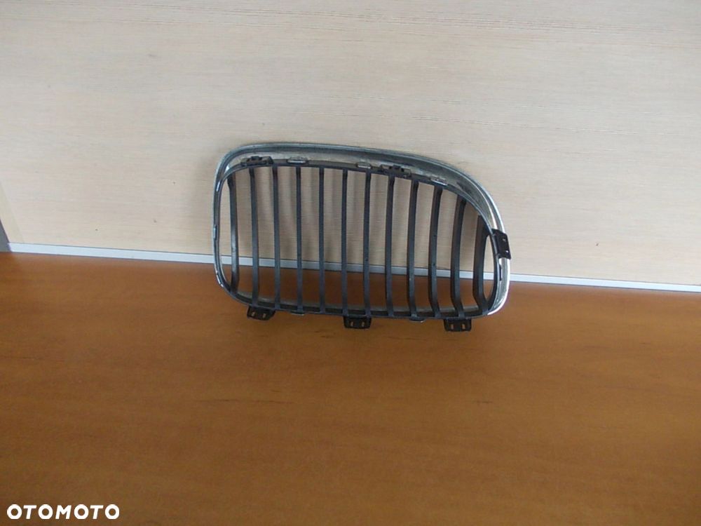 ATRAPA GRILL BMW 1 E87 LEWY - 3