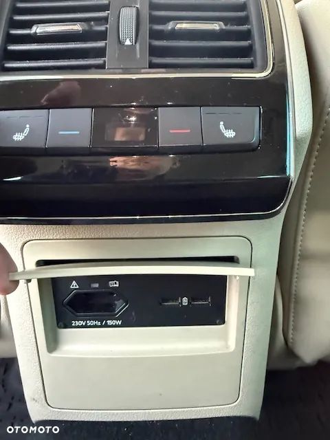 Skoda Superb 2.0 TDI L&K DSG - 8