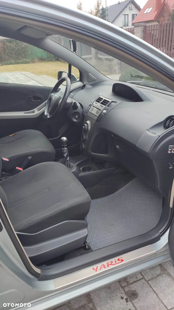 Toyota Yaris - 31