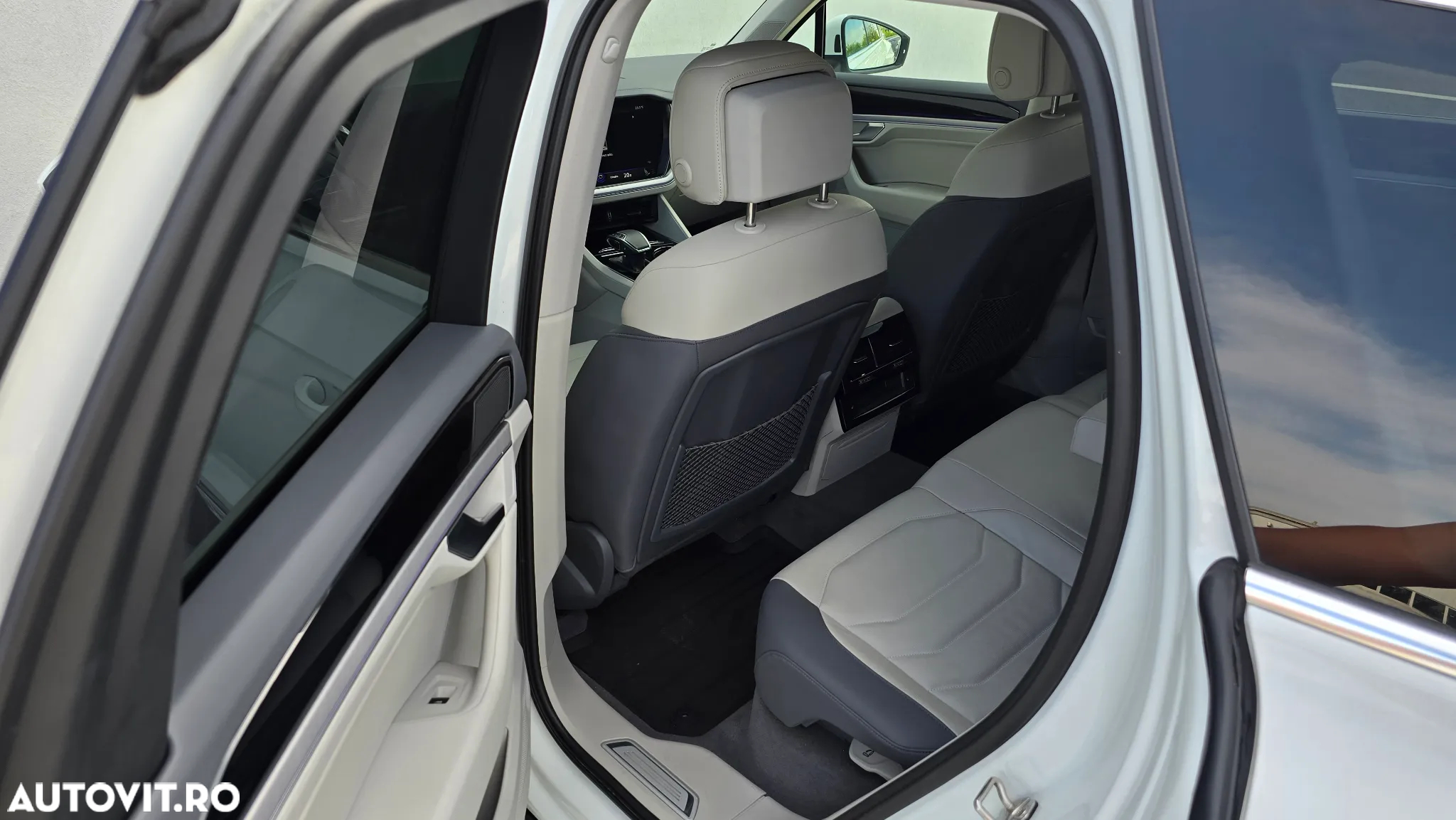 Volkswagen Touareg V6 TDI Elegance - 35