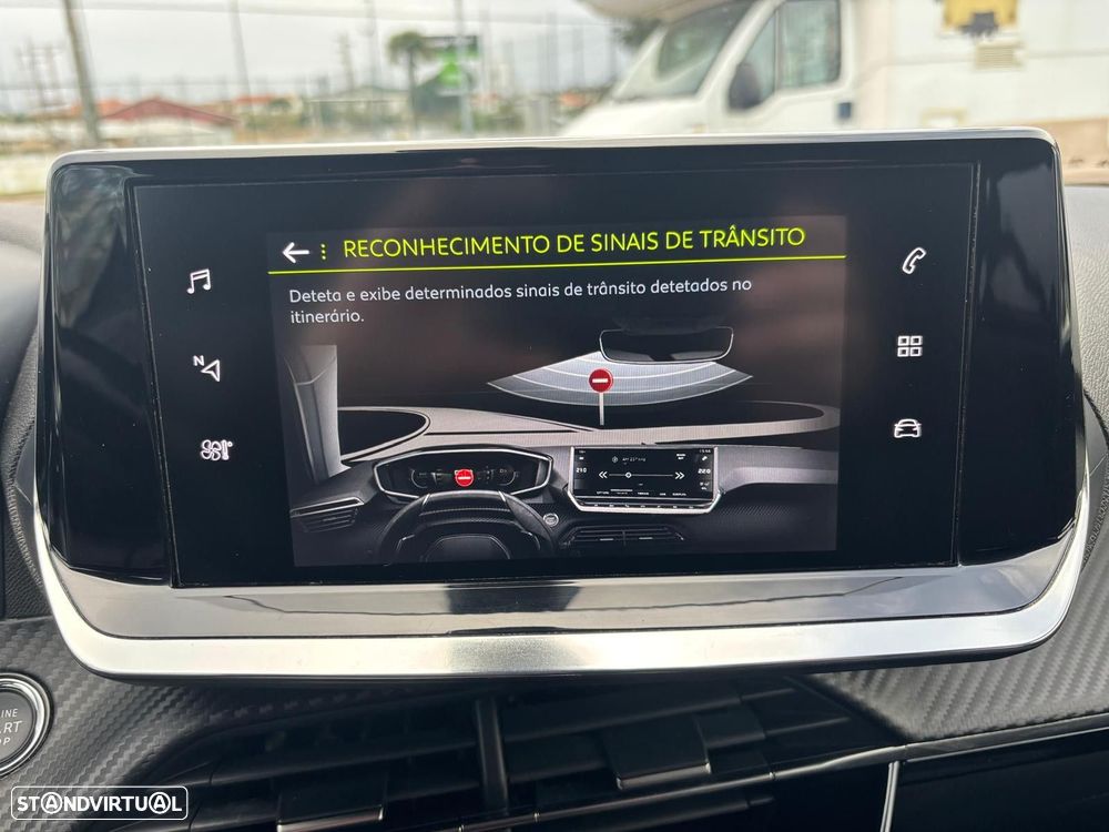 Peugeot 2008 1.5 BlueHDi Allure Pack - 53