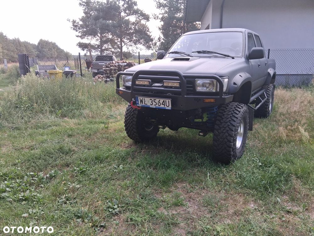 Toyota Hilux 4WD SR5 - 3