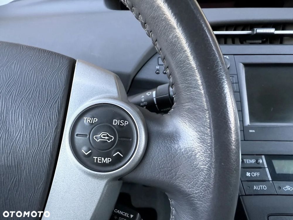 Toyota Prius (Hybrid) Comfort - 14