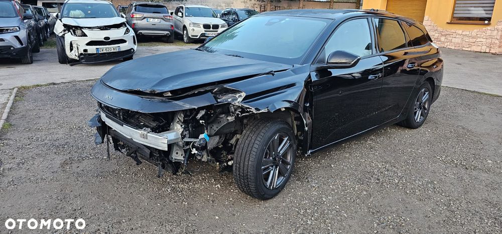 Peugeot 308 BlueHDi 130 EAT8 Allure - 3