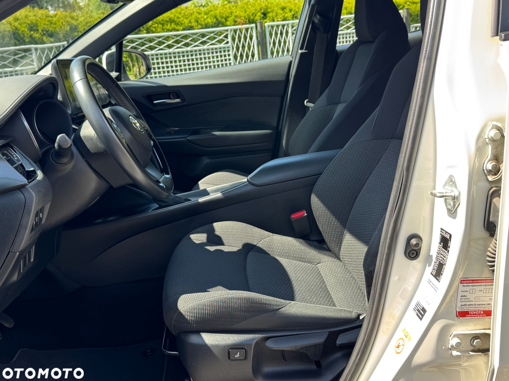 Toyota C-HR - 12