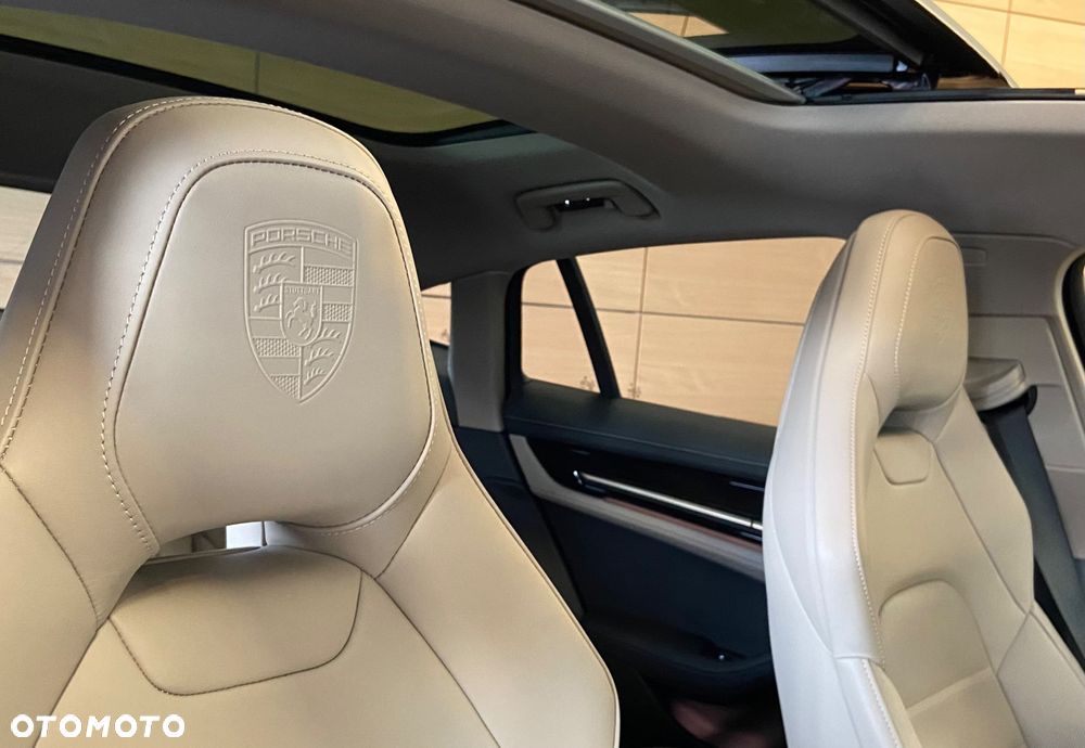 Porsche Panamera 4 E-Hybrid PHEV - 15