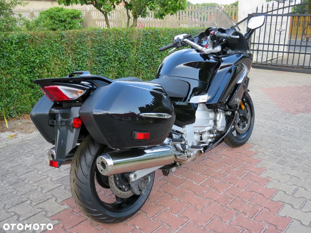Yamaha FJR - 2