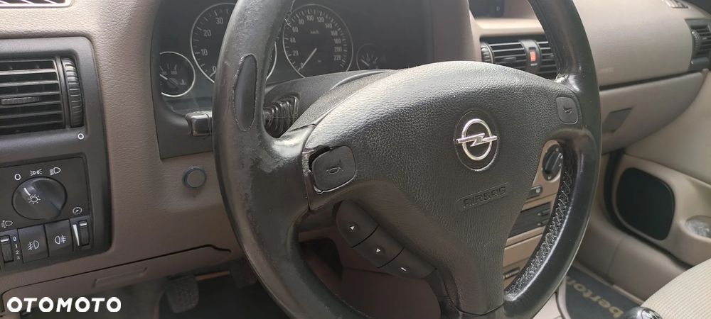 Opel Astra II Coupe 1.8 - 10