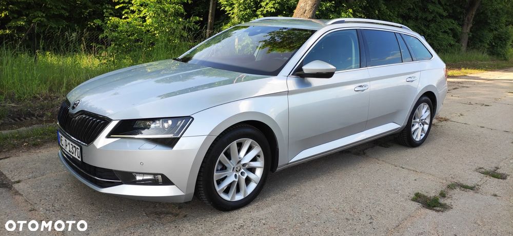 Skoda Superb 2.0 TDI DSG Ambition - 2
