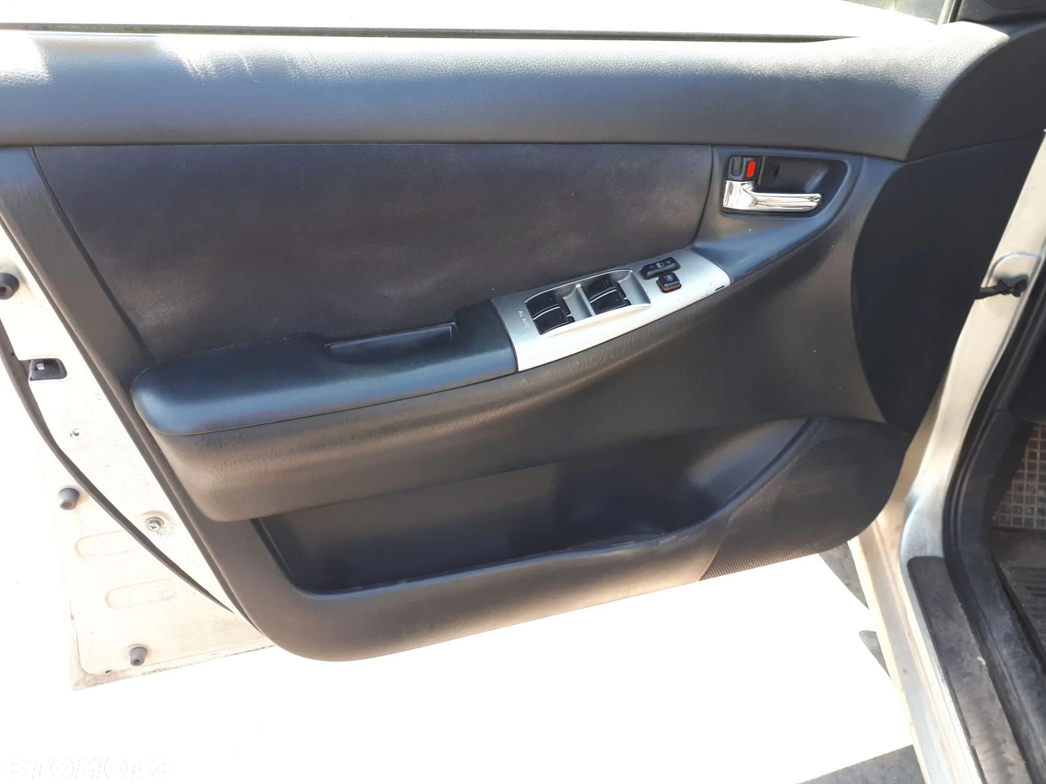 TOYOTA COROLLA E12 LIFT 04-07 ZACISK HAMULCOWY PRZÓD TYŁ PRAWY LEWY - 23