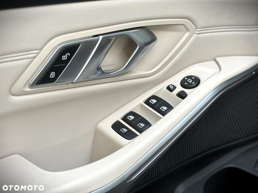 BMW Seria 3 320d xDrive Sport Line - 30