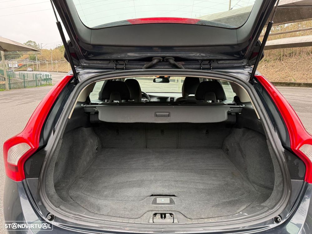 Volvo V60 1.6 D2 Drive Momentum Start/Stop - 11