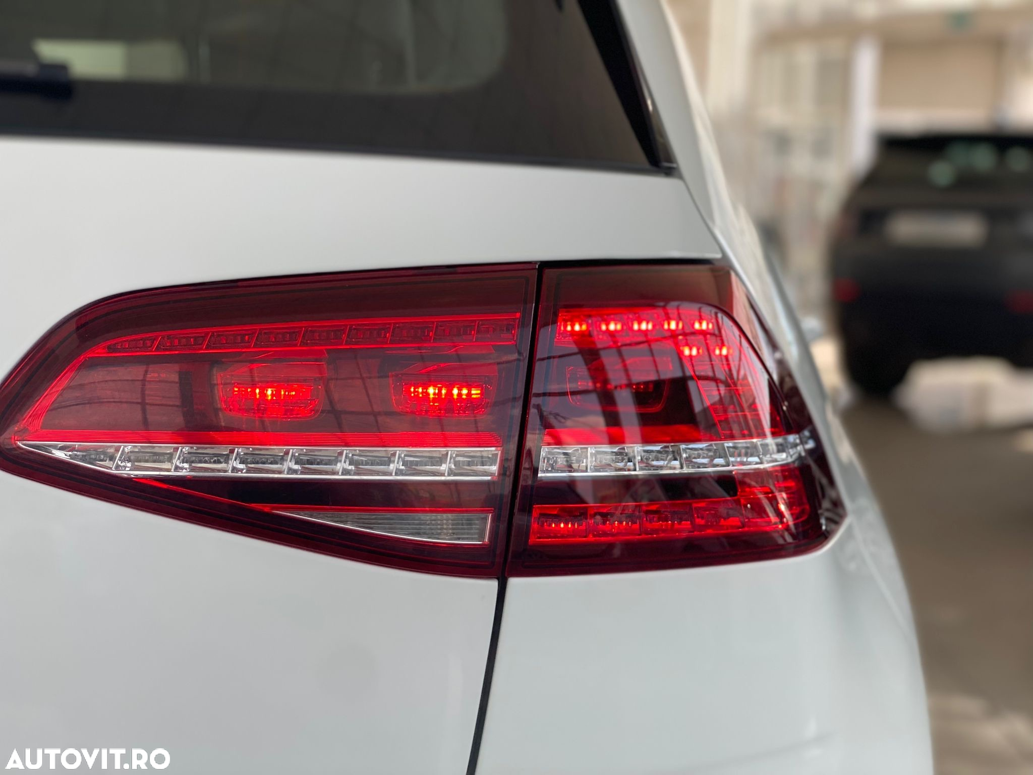 Volkswagen e-Golf - 39