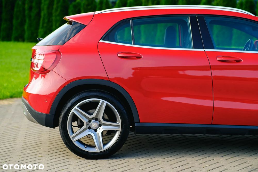 Mercedes-Benz GLA 200 7G-DCT Urban - 5