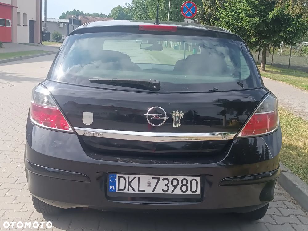 Opel Astra 1.6 Njoy - 4